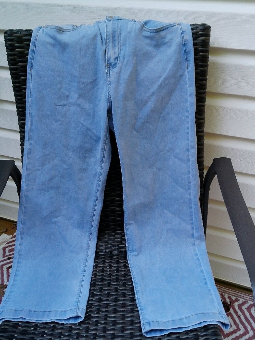 LIGHT BLUE JEANS SIZE 4 GOOD CONDITION